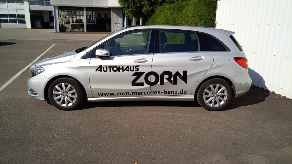 Beschriftetes Fahrzeug von Autohaus Zorn