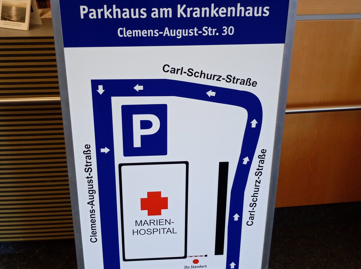 Individuell gefertigtes Wegleitschild
